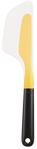 OXO Good Grips Flip and Fold Omelet Turner | Wide Shape Conforms to Pans, Silicone Head is High Heat Resistant, Ideal for Omelets and Quesadillas